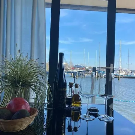 Hausboot Meeresbrise Heiligenhafen